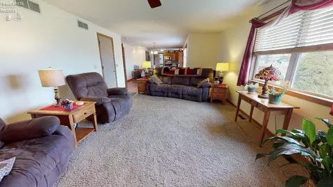807 Armstrong St, Willard, OH 44890 photo 10