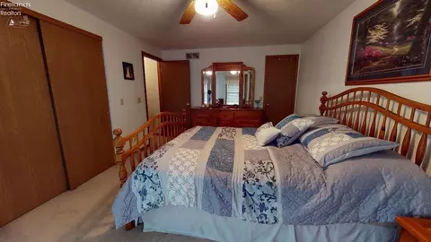 807 Armstrong St, Willard, OH 44890 photo 13