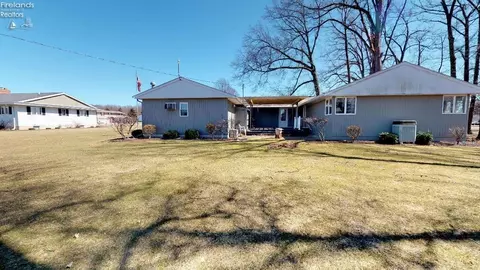 4073 Broadway Rd, Willard, OH 44890 photo 2
