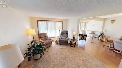 4073 Broadway Rd, Willard, OH 44890 photo 4