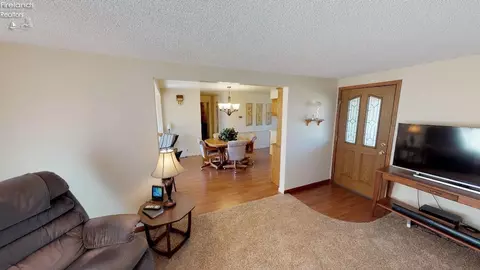 4073 Broadway Rd, Willard, OH 44890 photo 5