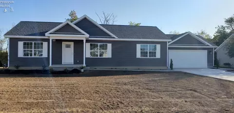 252 Nathan Dr, Clyde, OH 43410 photo 1