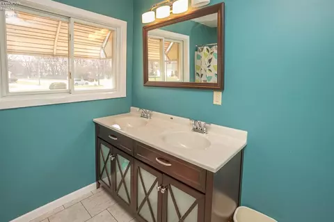 255 Windsor Dr, Elyria, OH 44035 photo 23