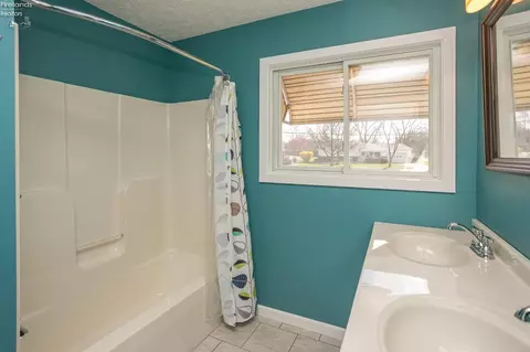 255 Windsor Dr, Elyria, OH 44035 photo 22