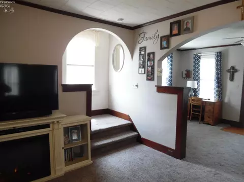 211 Maplewood St, Willard, OH 44890 photo 9