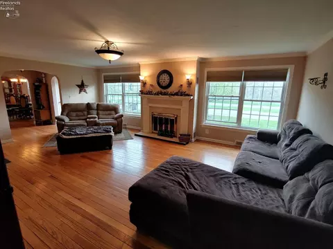 313 Liberty Dr, Huron, OH 44839 photo 3