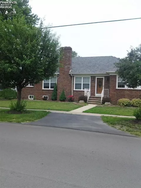 313 Liberty Dr, Huron, OH 44839 photo 1