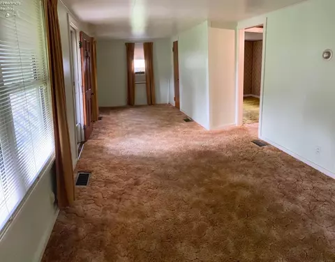705 S Main St, Willard, OH 44890 photo 9