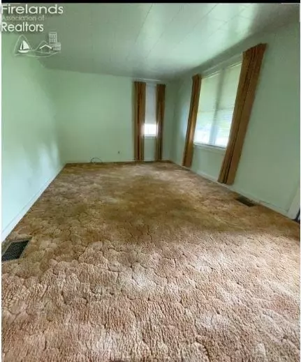705 S Main St, Willard, OH 44890 photo 7