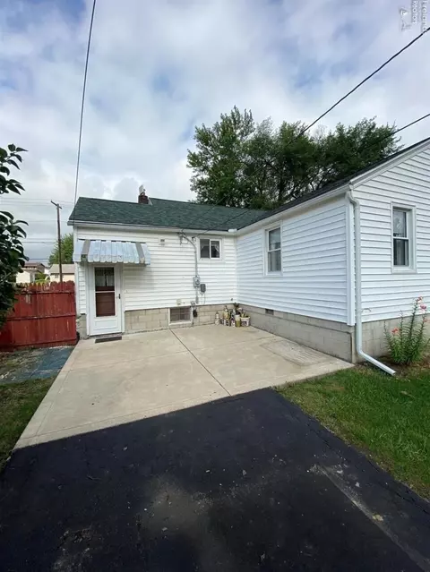 705 S Main St, Willard, OH 44890 photo 2