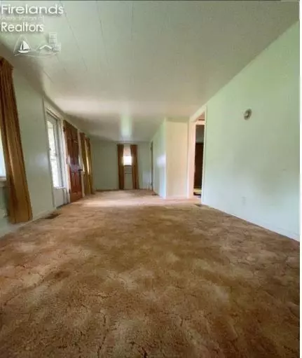 705 S Main St, Willard, OH 44890 photo 8