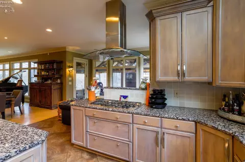 2805 Woodside Dr, Huron, OH 44839 photo 9