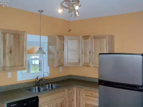 220 E Forest St, Clyde, OH 43410 photo 8