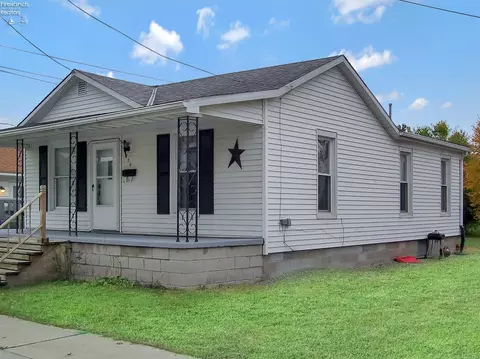 220 E Forest St, Clyde, OH 43410 photo 2