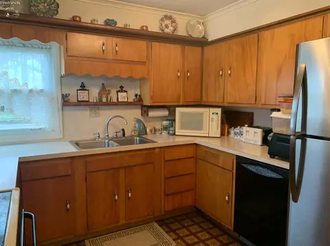 216 Brinker St, Bellevue, OH 44811 photo 11