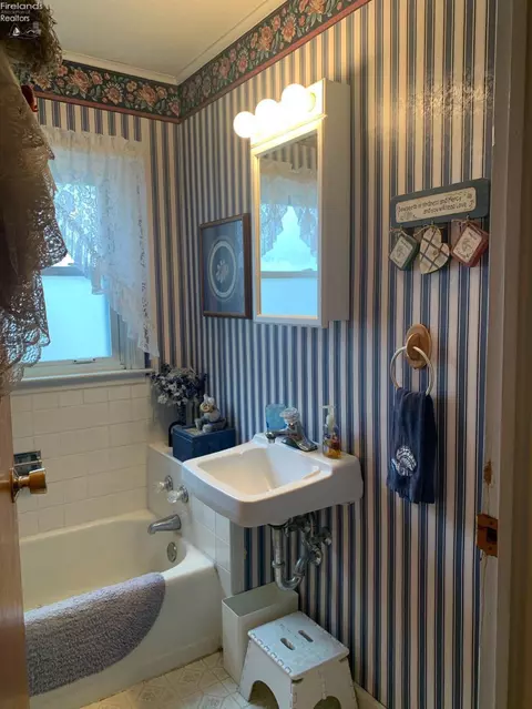 216 Brinker St, Bellevue, OH 44811 photo 17