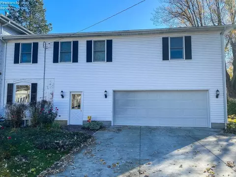 370 Coe, Tiffin, OH 44883 photo 2