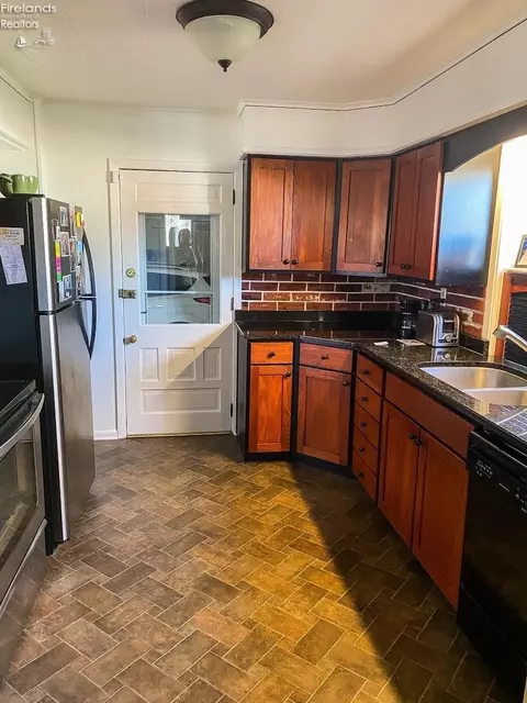 370 Coe, Tiffin, OH 44883 photo 10