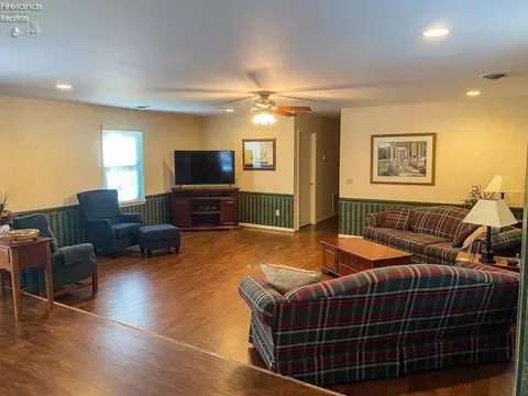 370 Coe, Tiffin, OH 44883 photo 12