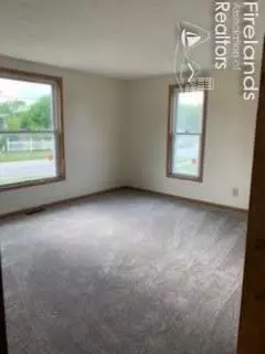310 Keefer St, Willard, OH 44890 photo 8
