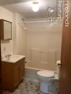 310 Keefer St, Willard, OH 44890 photo 6