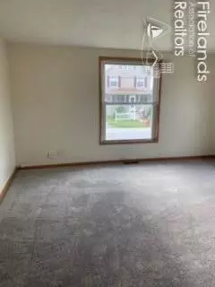 310 Keefer St, Willard, OH 44890 photo 9