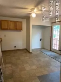 310 Keefer St, Willard, OH 44890 photo 4