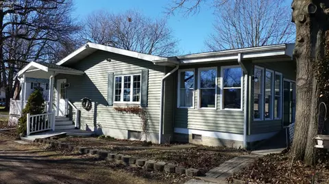 43 Pleasant St, Wakeman, OH 44889 photo 4