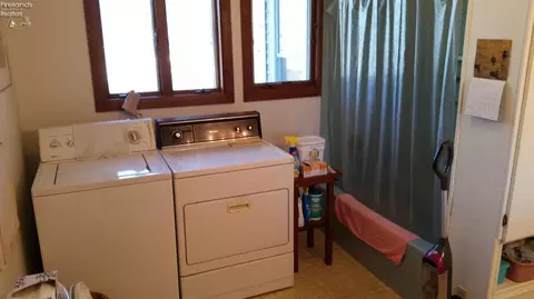 43 Pleasant St, Wakeman, OH 44889 photo 9