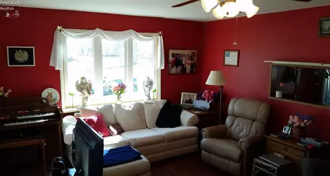 43 Pleasant St, Wakeman, OH 44889 photo 14