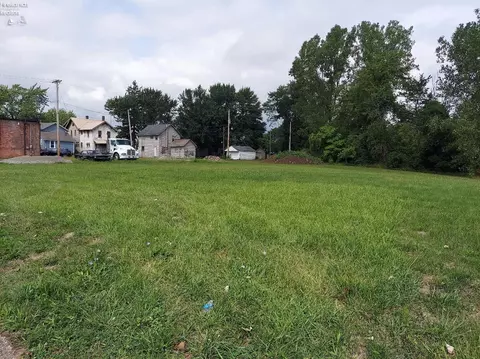 115 Pearl St, Willard, OH 44890 photo 1