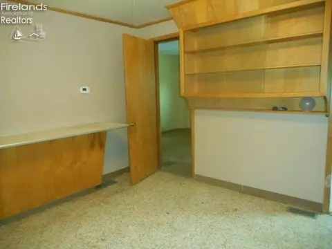 315 W Laurel St, Willard, OH 44890 photo 13