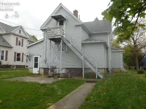 315 W Laurel St, Willard, OH 44890 photo 2