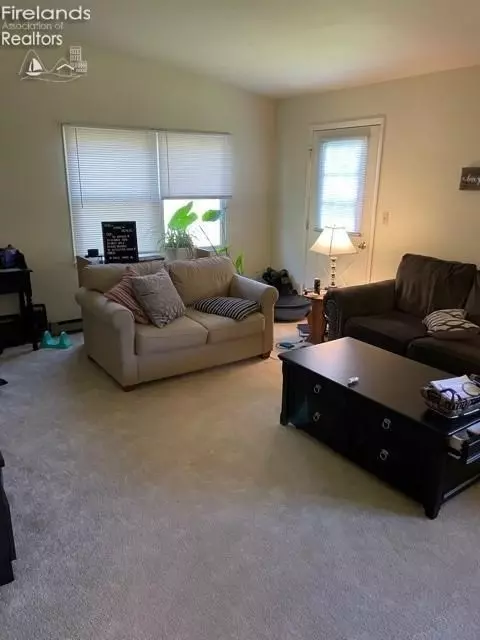 432 Brinker St, Bellevue, OH 44811 photo 2