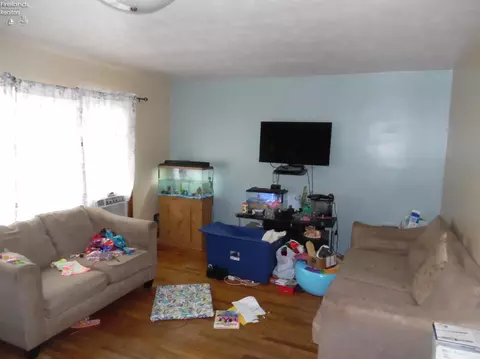 721 Euclid St, Willard, OH 44890 photo 7