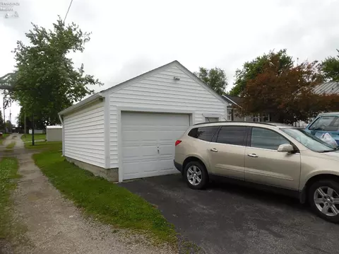 721 Euclid St, Willard, OH 44890 photo 5