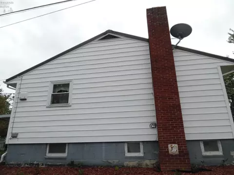 721 Euclid St, Willard, OH 44890 photo 4