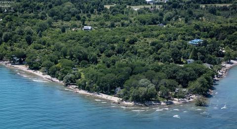 9 East Pt, Kelleys Island, OH 43438