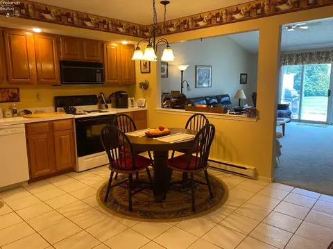 1003 Brittany Dr, Huron, OH 44839 photo 4