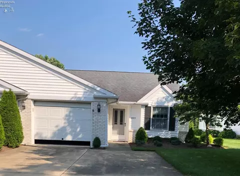 1003 Brittany Dr, Huron, OH 44839 photo 1