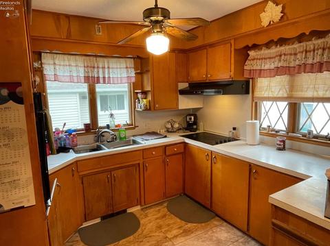 737 Clark St, Willard, OH 44890 photo 11