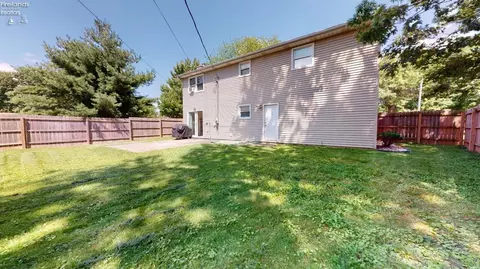 59 Hillcrest Dr, Willard, OH 44890 photo 4