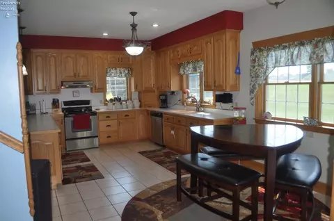 605 Cedar Dr, Willard, OH 44890 photo 6