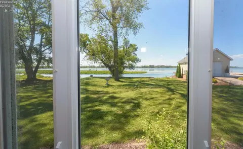 127 Cedar Point Rd, Sandusky, OH 44870 photo 16