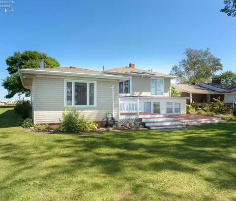 127 Cedar Point Rd, Sandusky, OH 44870 photo 2