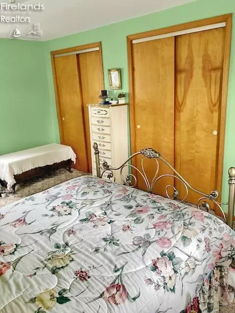 240 E Cherry St, Clyde, OH 43410 photo 10