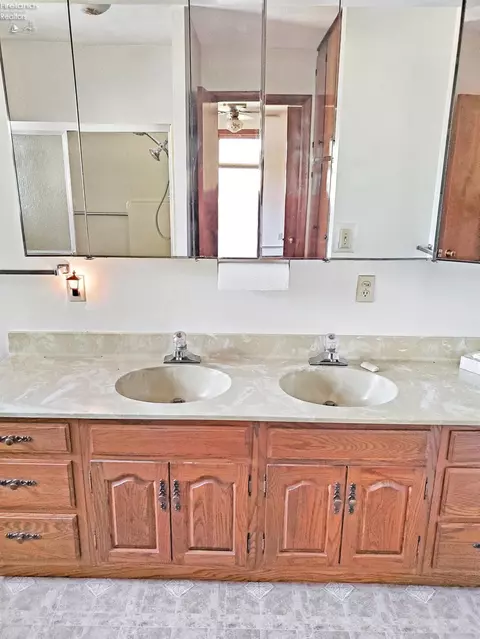 613 W Maple St, Clyde, OH 43410 photo 31