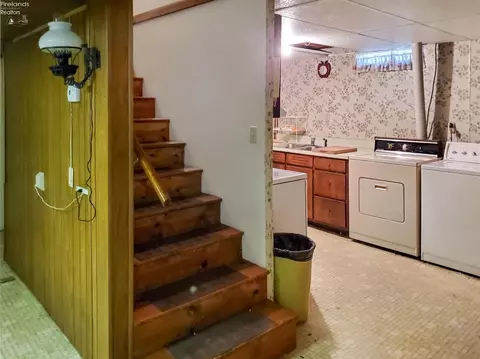 613 W Maple St, Clyde, OH 43410 photo 37