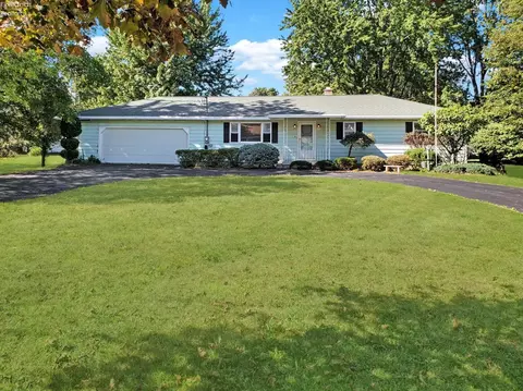613 W Maple St, Clyde, OH 43410 photo 1