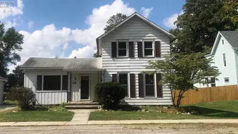 28 Pleasant St, Wakeman, OH 44889 photo 1